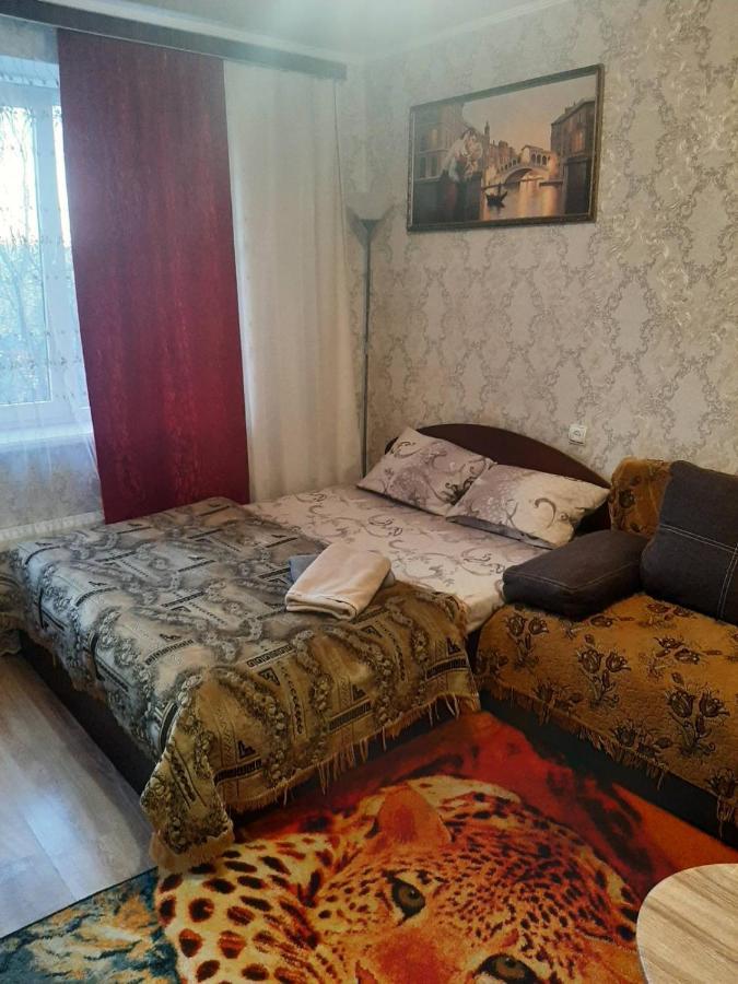 Аpartments Rivne Hotel Kvartira Автовокзал Центр Экстерьер фото