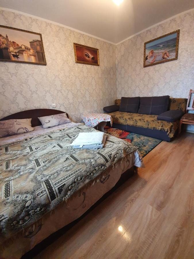 Аpartments Rivne Hotel Kvartira Автовокзал Центр Экстерьер фото
